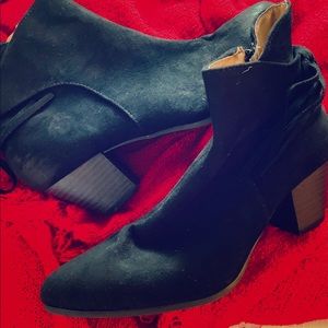 Black booties NWOT